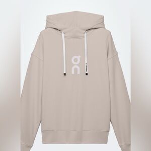 NWT On Running Club Hoodie Womens Size S Relaxed Fit Performance Apparel Silver